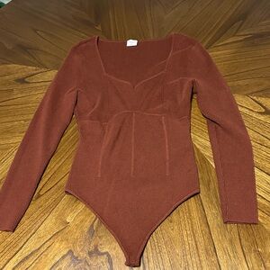 Abercrombie & Fitch Ribbed Scoop-Neck Bodysuit in Rust Brown